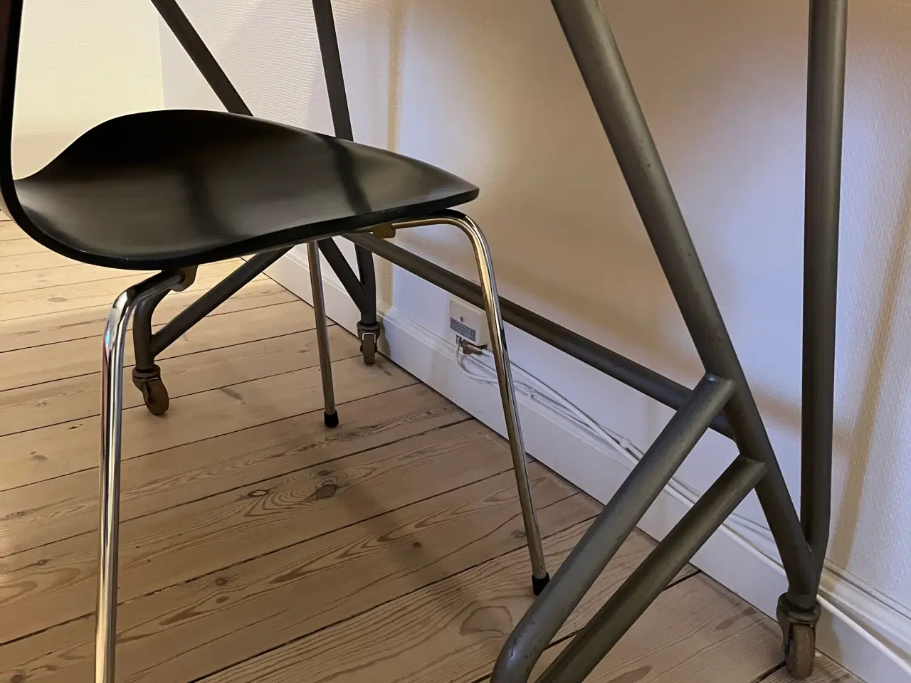 Billede 5 - Skrivebord, arkitekt lamp, 7’er stol