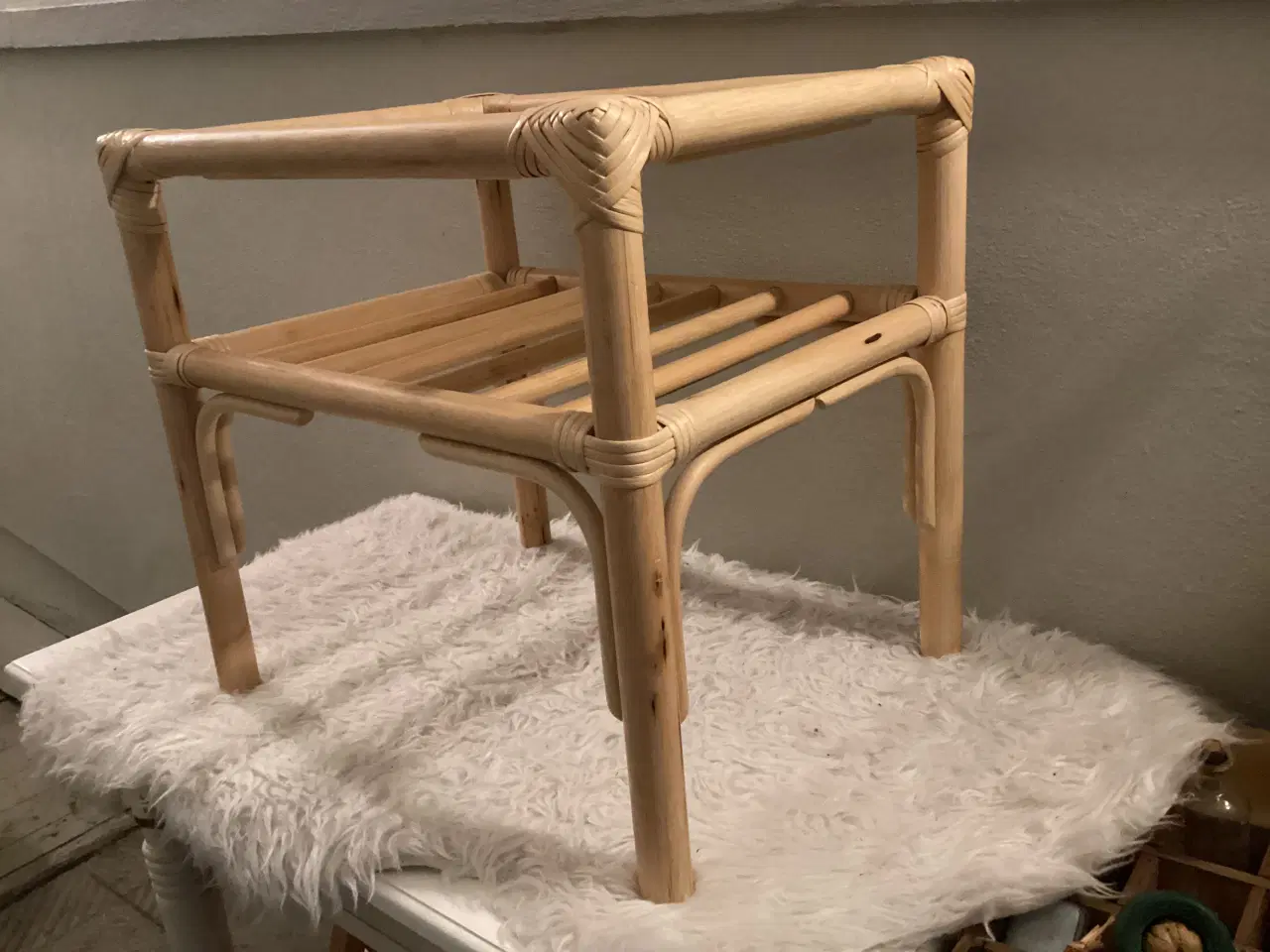 Billede 3 - Bambus sidebord med røgfarvet glasplade