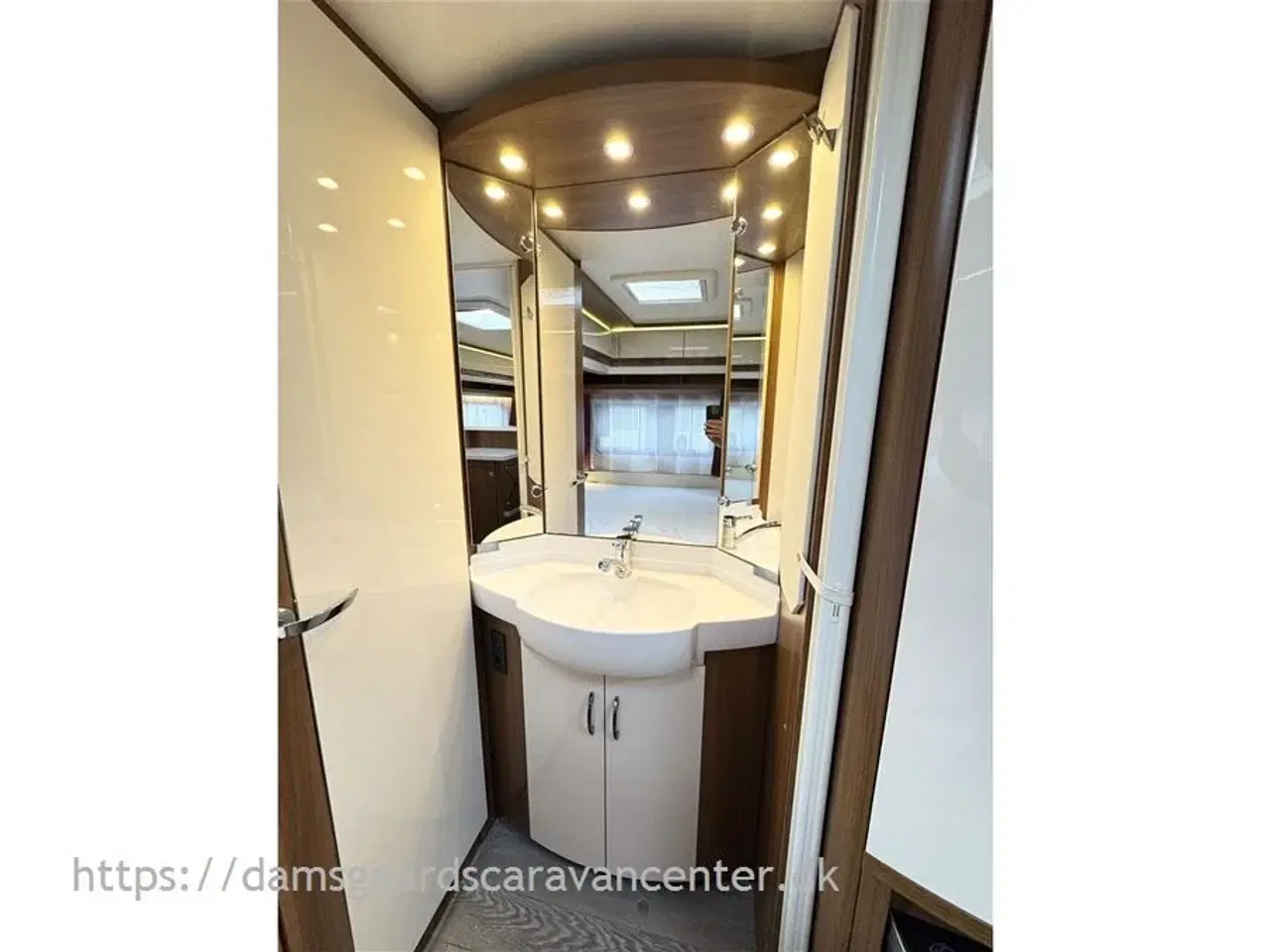 Billede 17 - 2016 - Hobby Excellent 560 CFe   Dobbeltseng-Gulvtemp.-Mover-Telt