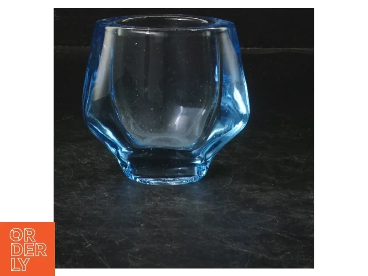 Billede 2 - Blå glasvase (str. 9 cm)