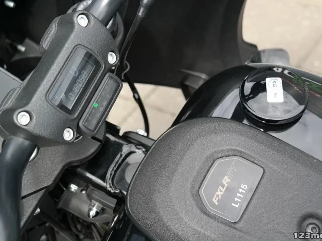 Billede 21 - Harley-Davidson FXLRST Low Rider ST MC-SYD       BYTTER GERNE