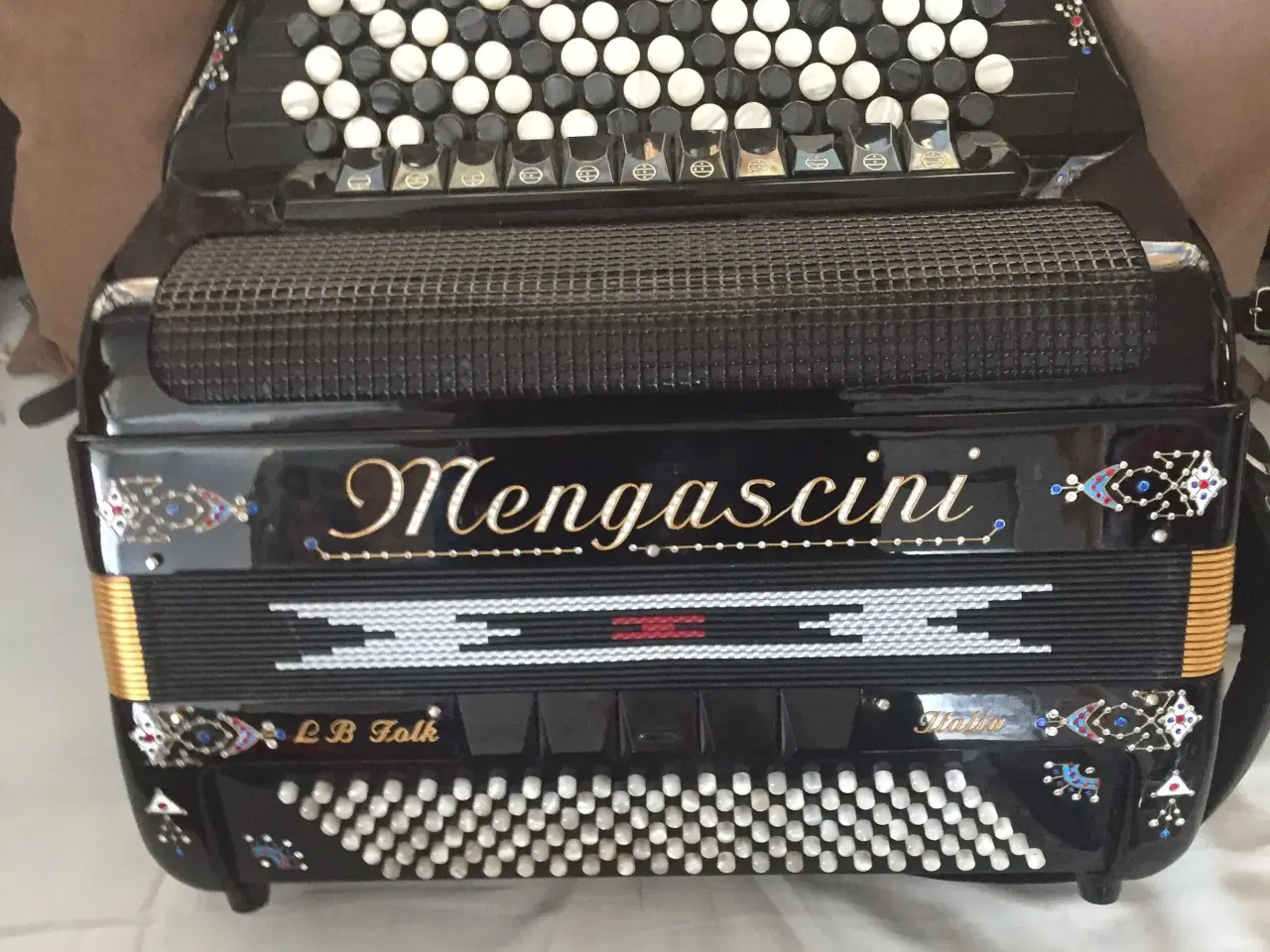 Billede 1 - Mengascini ny pris