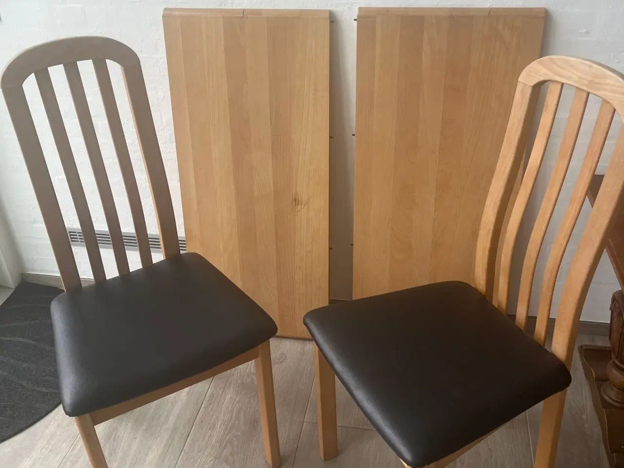 Billede 2 - Skovby spisebord med stole