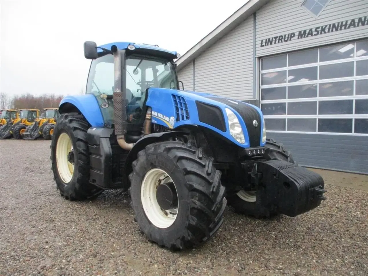 Billede 17 - New Holland T8.390 Med fin 600/70R30 og 710/70R42 dæk montering på.