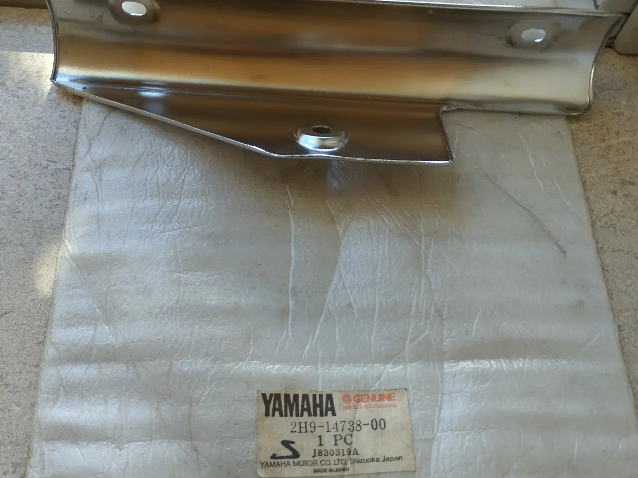 Billede 2 - Yamaha. Beslag  udstødning  (muffler)   ( %)