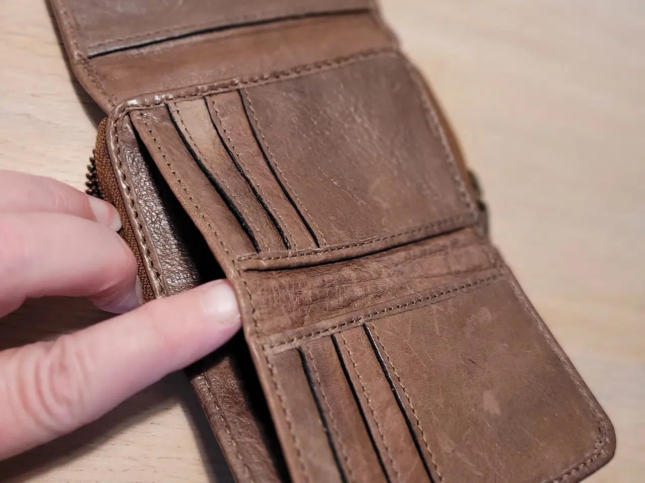 Billede 8 - Punge i læder lille handy/ stor og rummelig