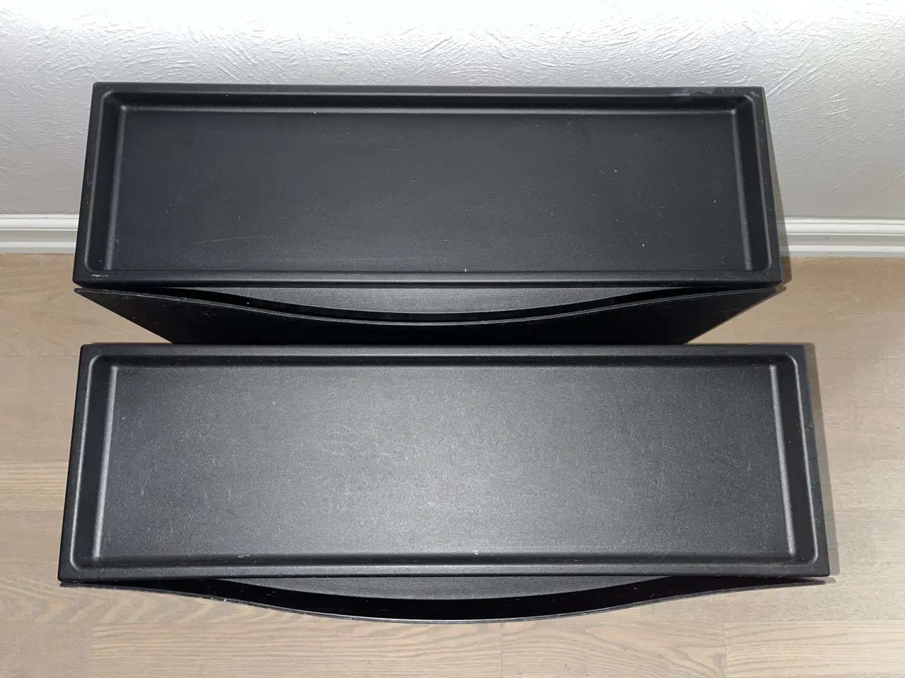 Billede 5 - 2 sorte IKEA Trones skokasser / skoskab