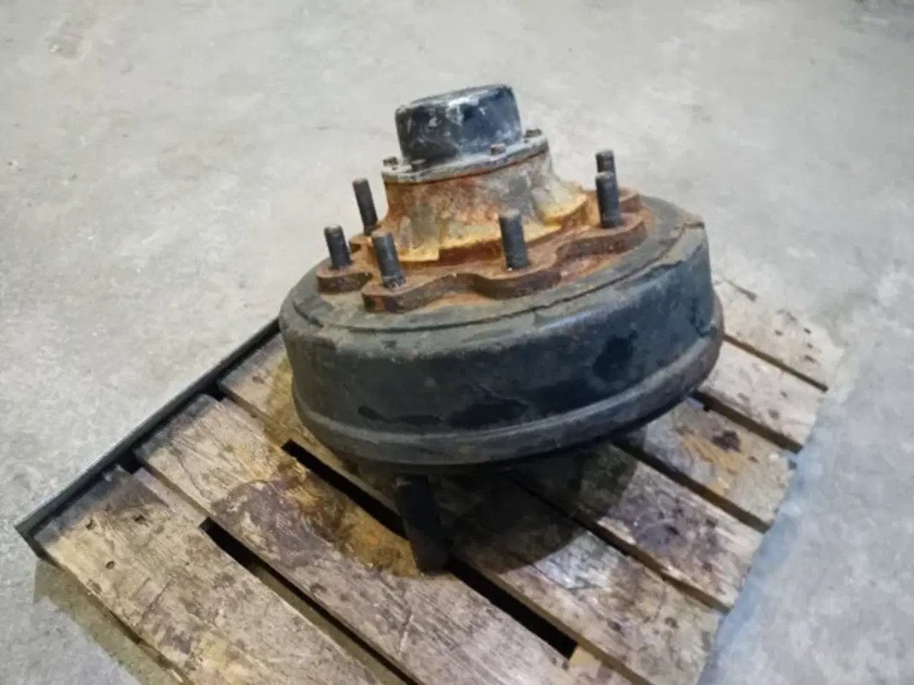 Billede 5 - Hesston 4900 Hjulnav 84053425