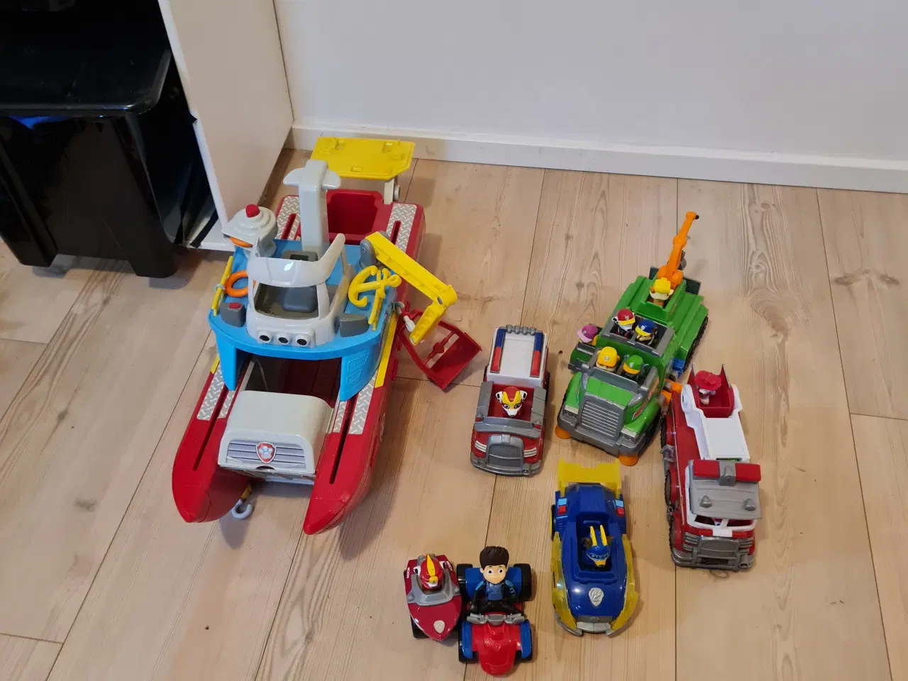 Billede 1 - Pawpatrol båd, køretøjer og figurer