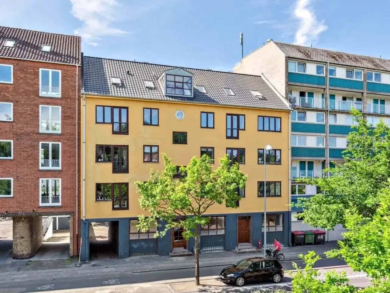 Billede 11 - Aflåste garager med sikker parkering på Roskildevej