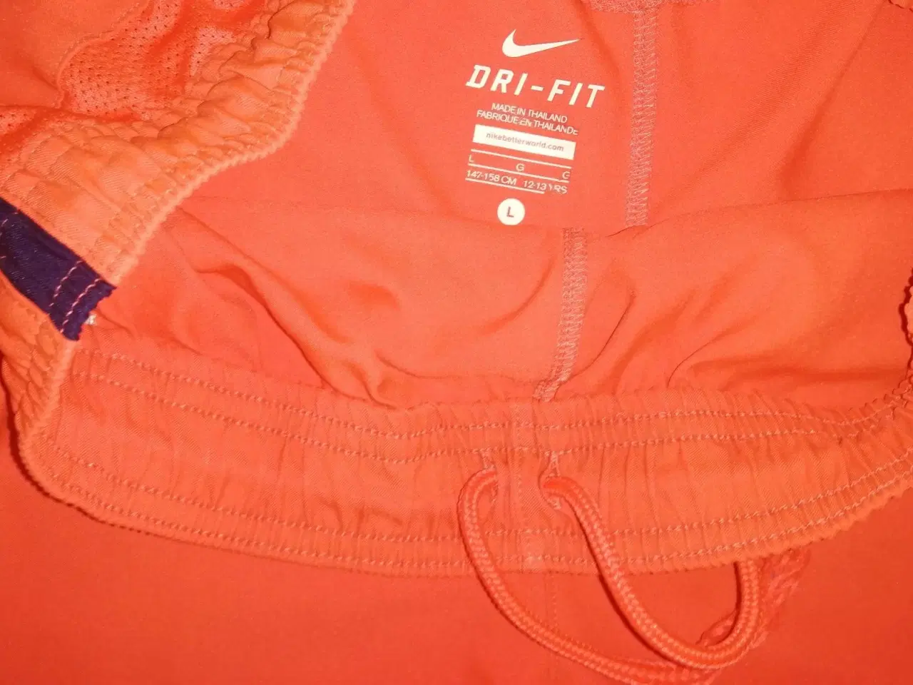 Billede 3 - FC BARCELONA SHORTS, STR. L, I FLOT STAND