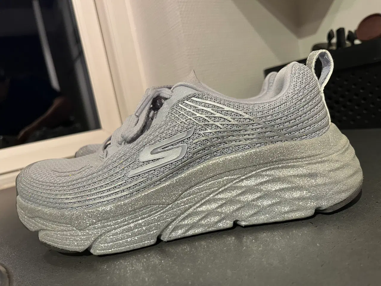 Billede 1 - Skechers sølv str. 36