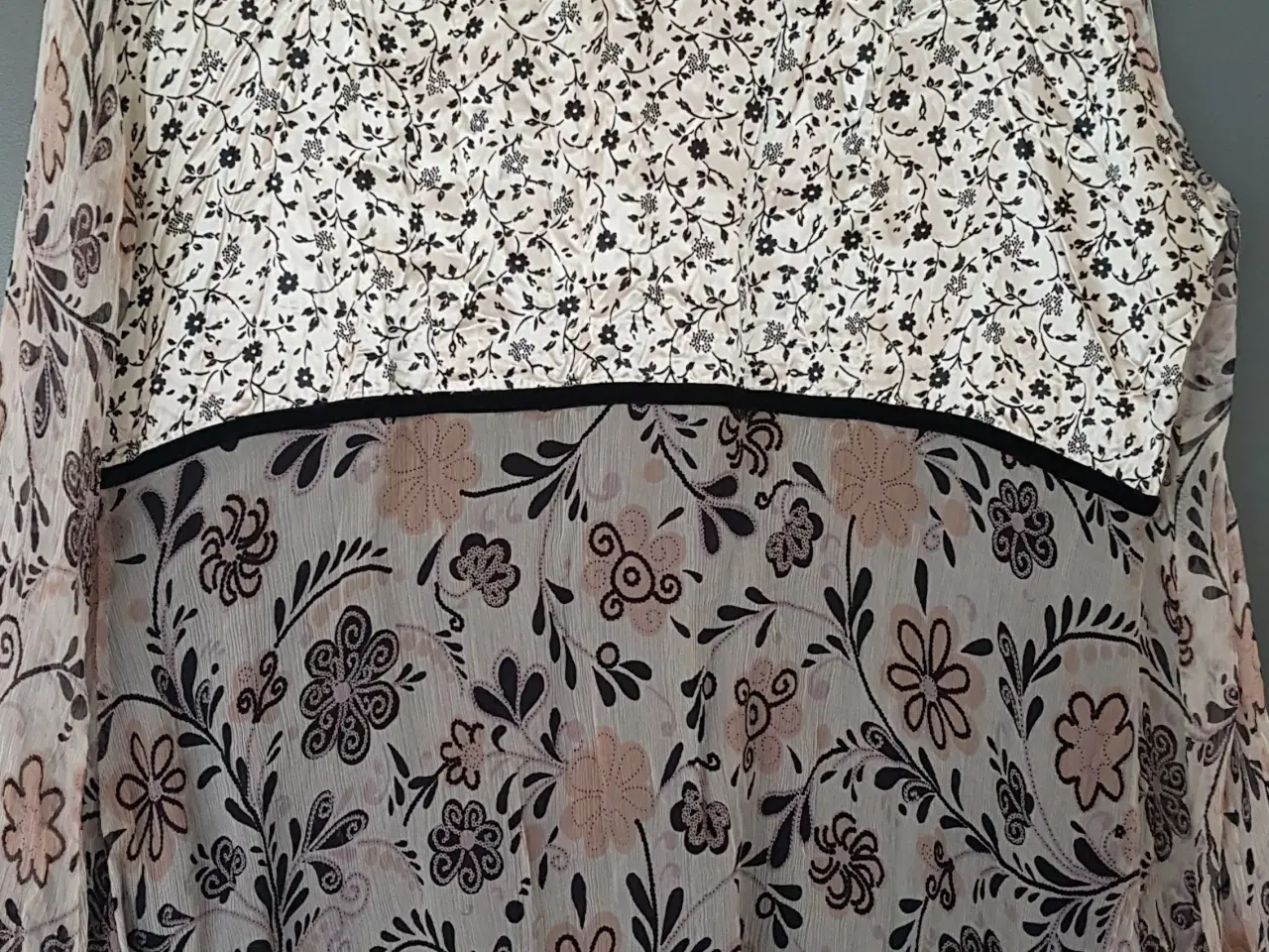 Billede 2 - Dameskjorte - Størrelse 42