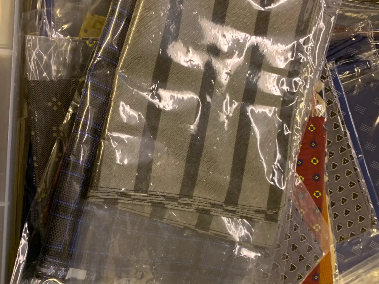 Billede 2 - Silke tørklæder ("Halsklude")