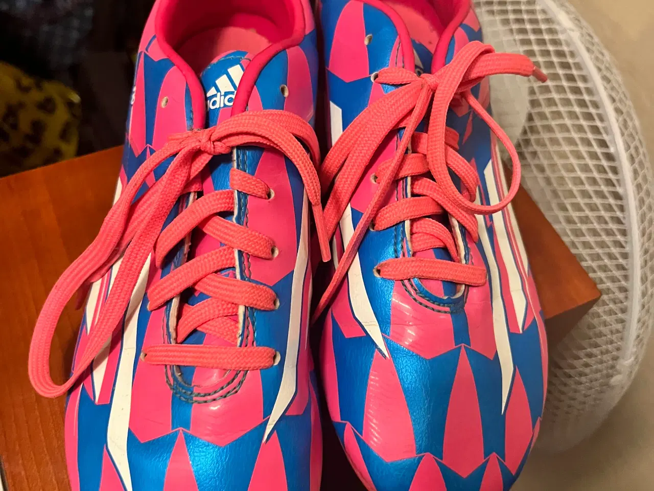 Billede 1 - Adidas fodboldstøvler som nye. 