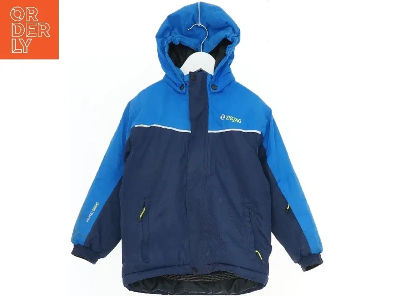 Billede 1 - Børnevinterjakke med hætte fra ZigZag (str. 122)
