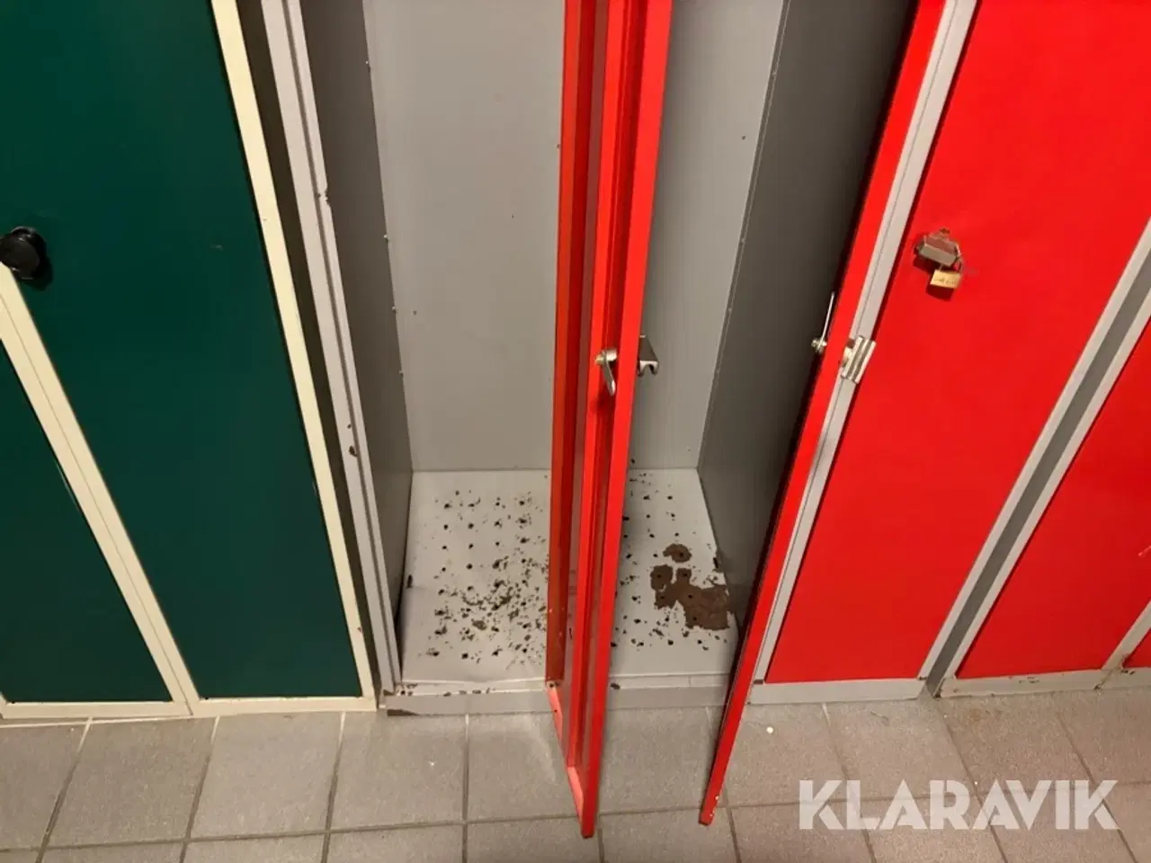 Billede 3 - Omklædningsskabe 2 styk