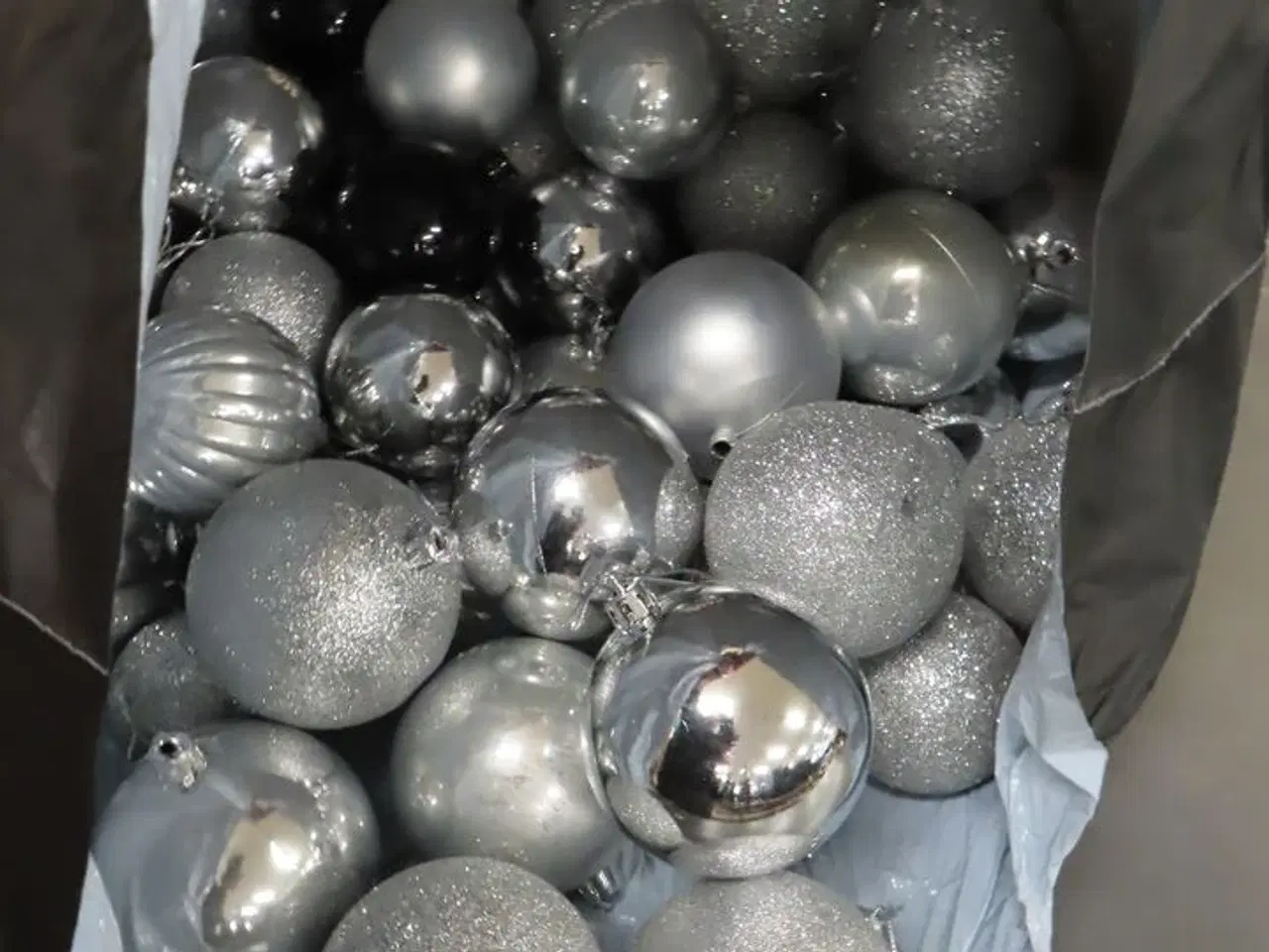 Billede 2 - 2 stk. Poser med julepynt