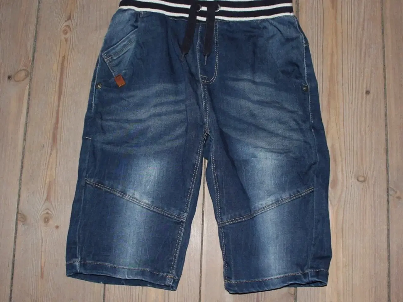 Billede 6 - Badeshorts Hummel str 6 år