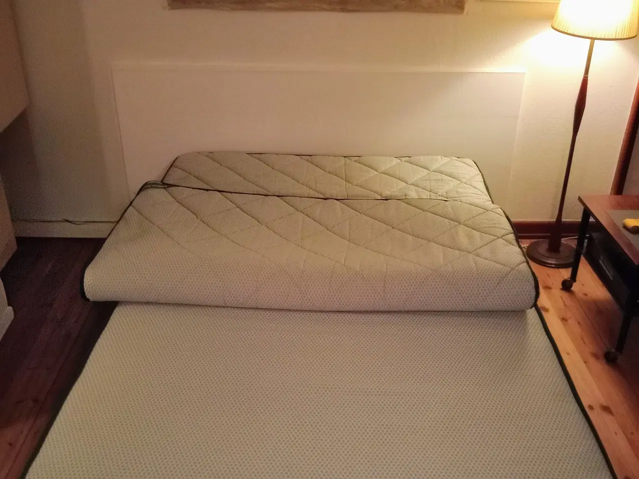 Billede 1 - Flot Comfort Line boxmadras 140x200 cm hvid