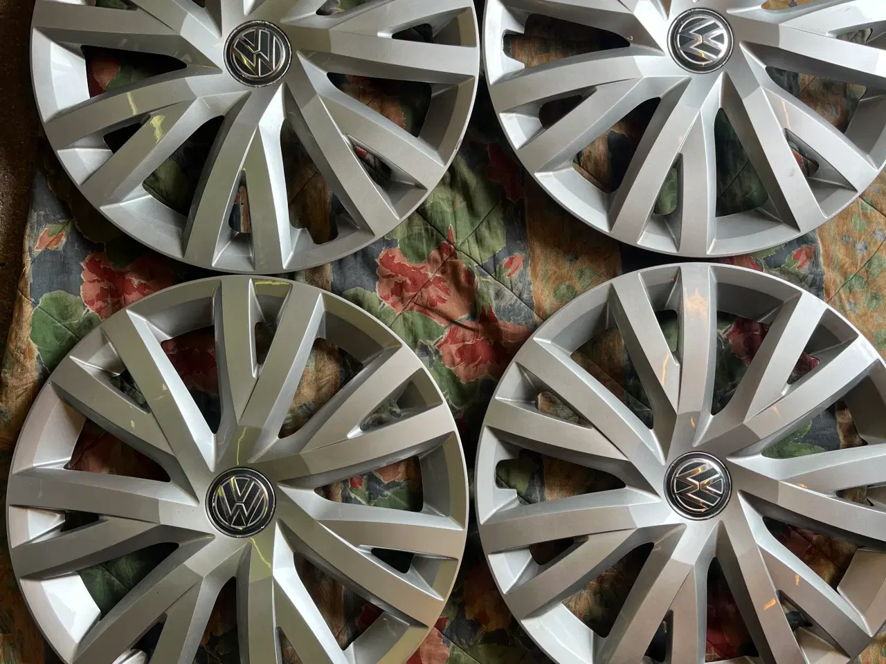 Billede 1 - VW Golf hjulkapsler 16".