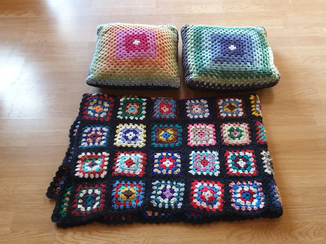 Billede 1 - Hæklet Tæppe & Puder