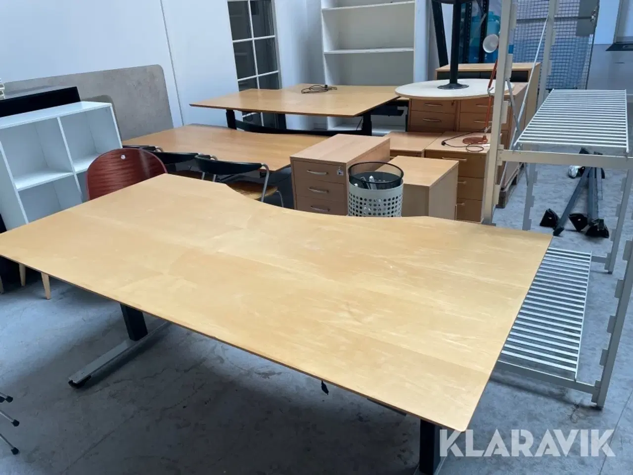 Billede 1 - Kontor borde og skabe