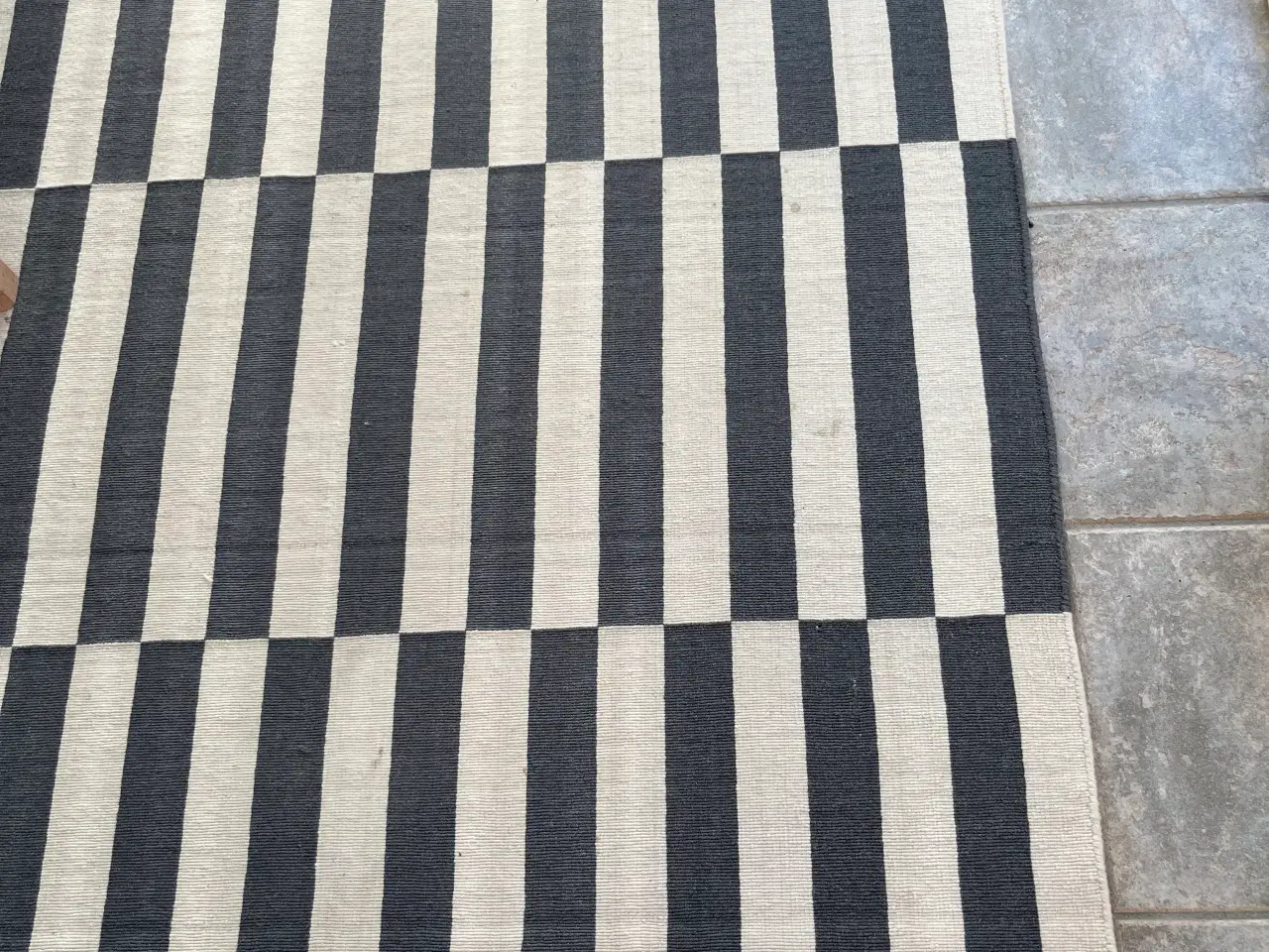 Billede 6 - 2 ens Gulvtæpper i uld