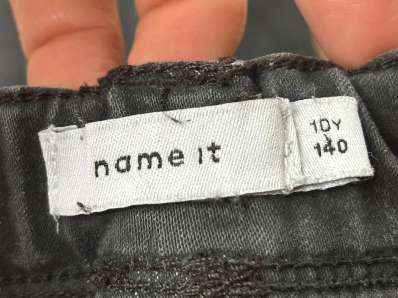 Billede 13 - Sort/grå Name it bukser str. 140