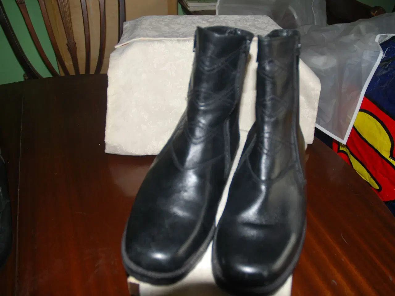 Billede 2 - Læderstøvler, Ubrugte