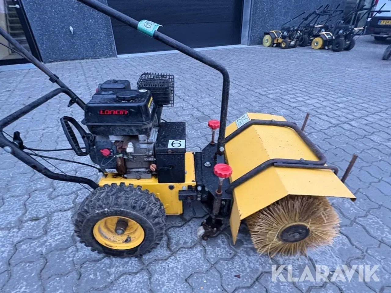 Billede 6 - Fejemaskine