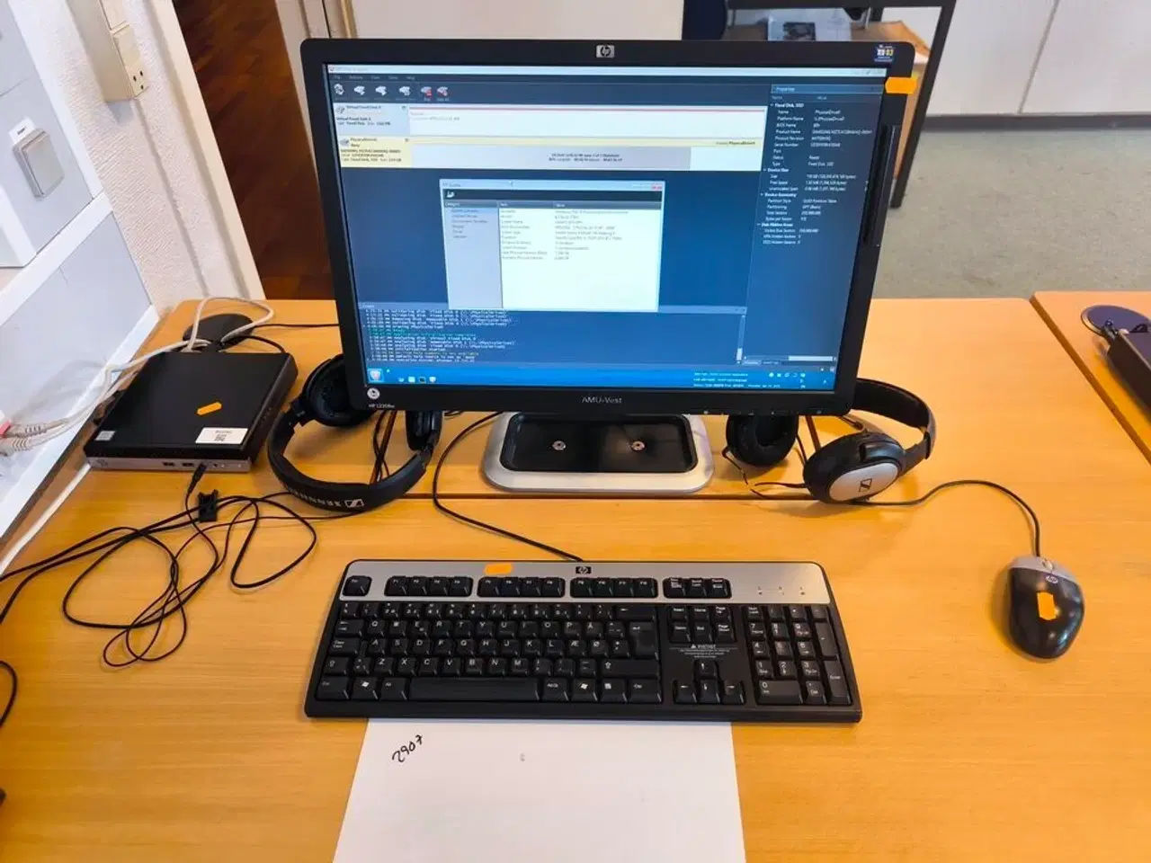 Billede 1 - Skærm 22" m. tastatur HP L2206w (PC medfølger ikke)