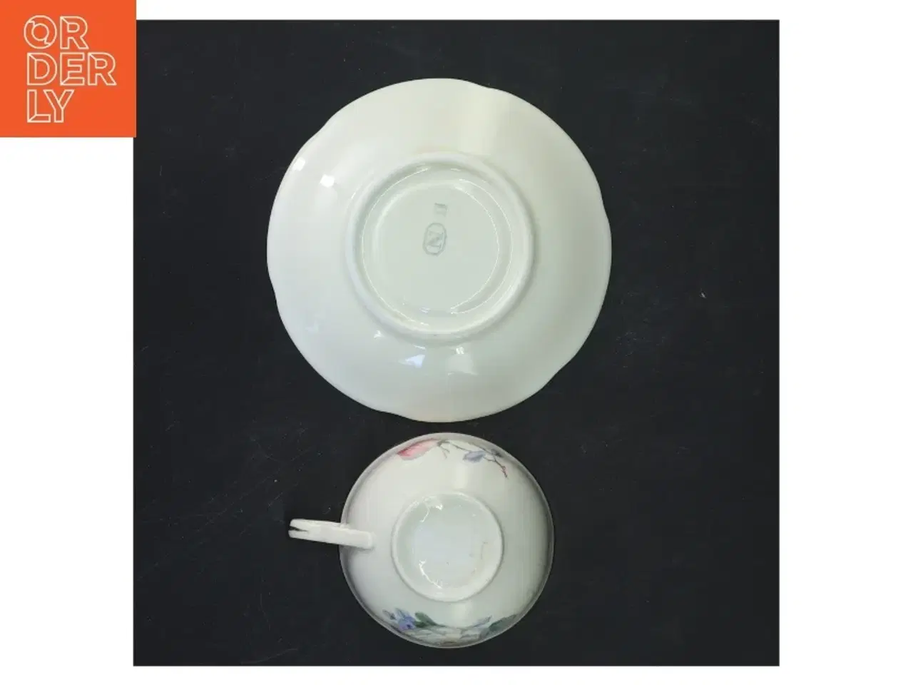 Billede 2 - Porcelænstekopper med underkopper (str. Ø 13 cm og ø 8 cm x 5 cm)