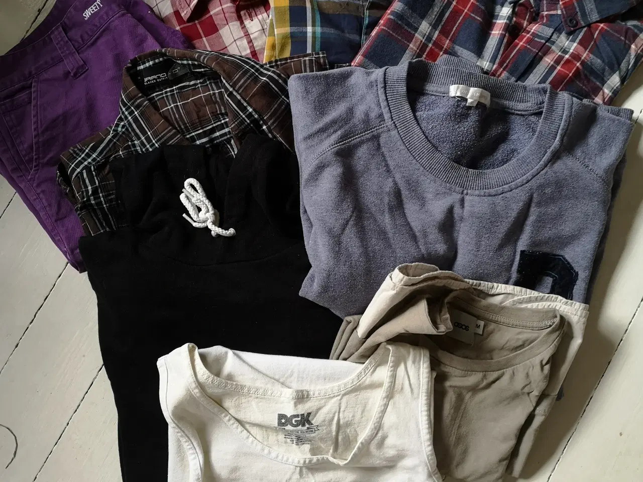 Billede 1 - Blandet tøj, str. M L XL, God men brugt
