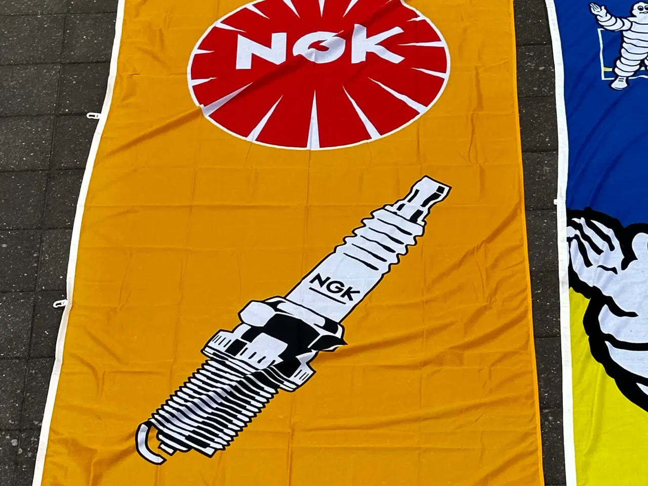Billede 5 - Ngk og Michelin bannere