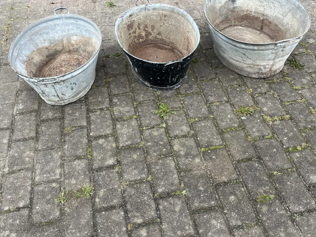 Billede 1 - Zink Baljer tre styk af 150 kr. Zink vandkande 150