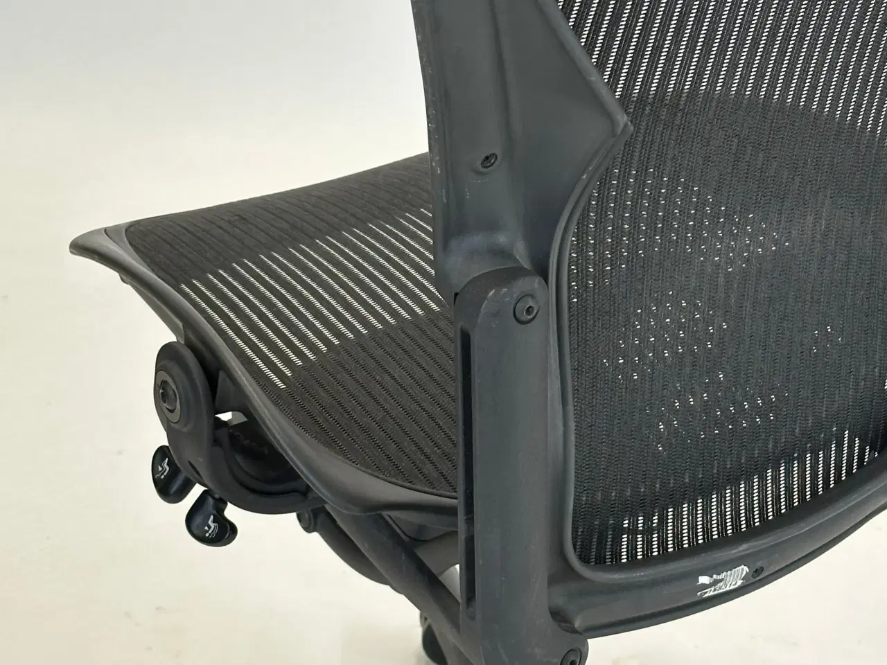Billede 7 - Herman Miller Aeron B Kontorstol (u. armlæn)