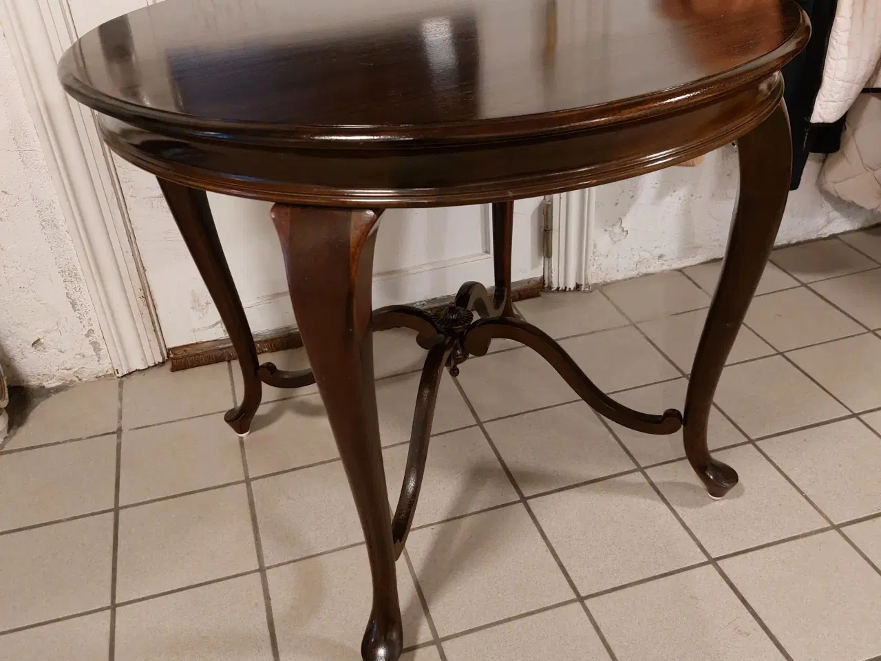 Billede 1 - Rundt spisebord