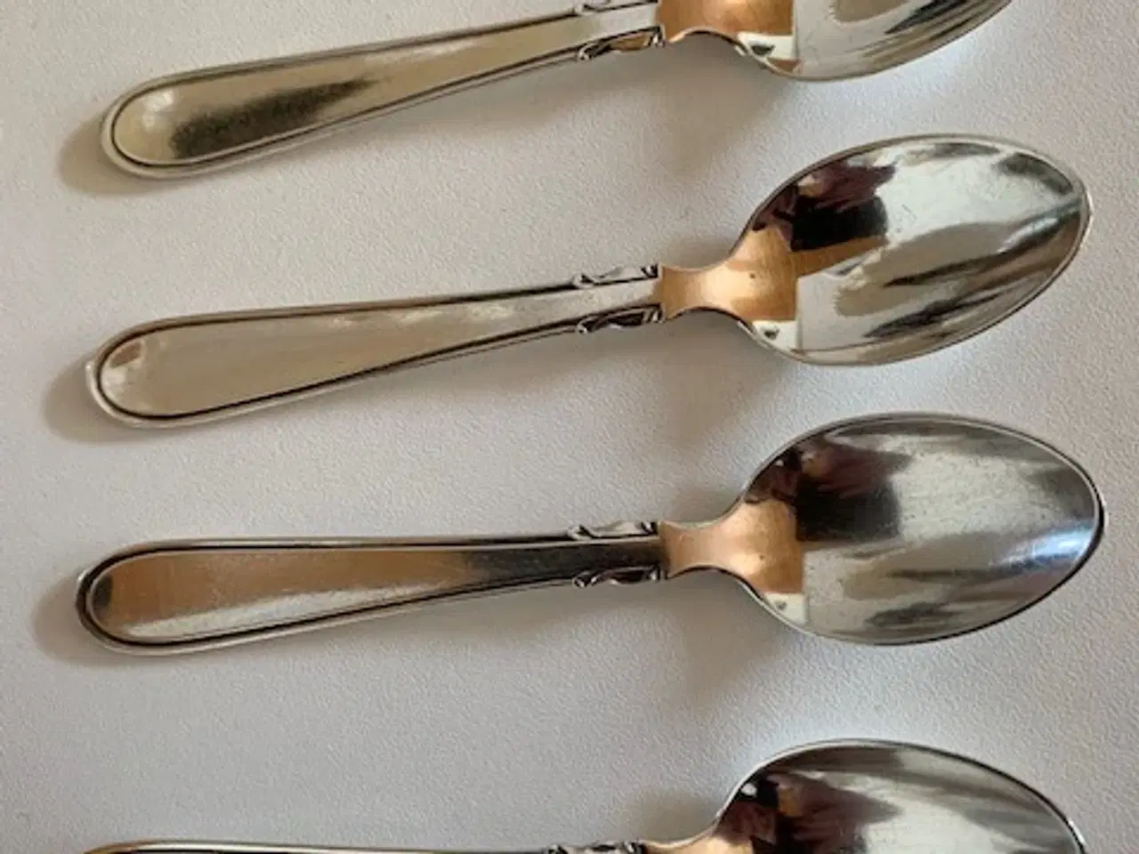Billede 1 - 4 stk. Elite kaffeskeer stemplet CHOR og 3-tårnet