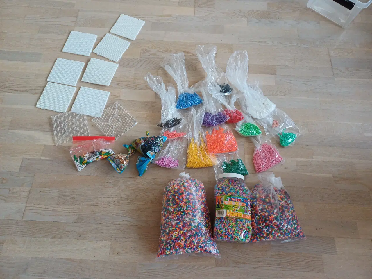 Billede 3 - 3.5 kg Hama perler og plader