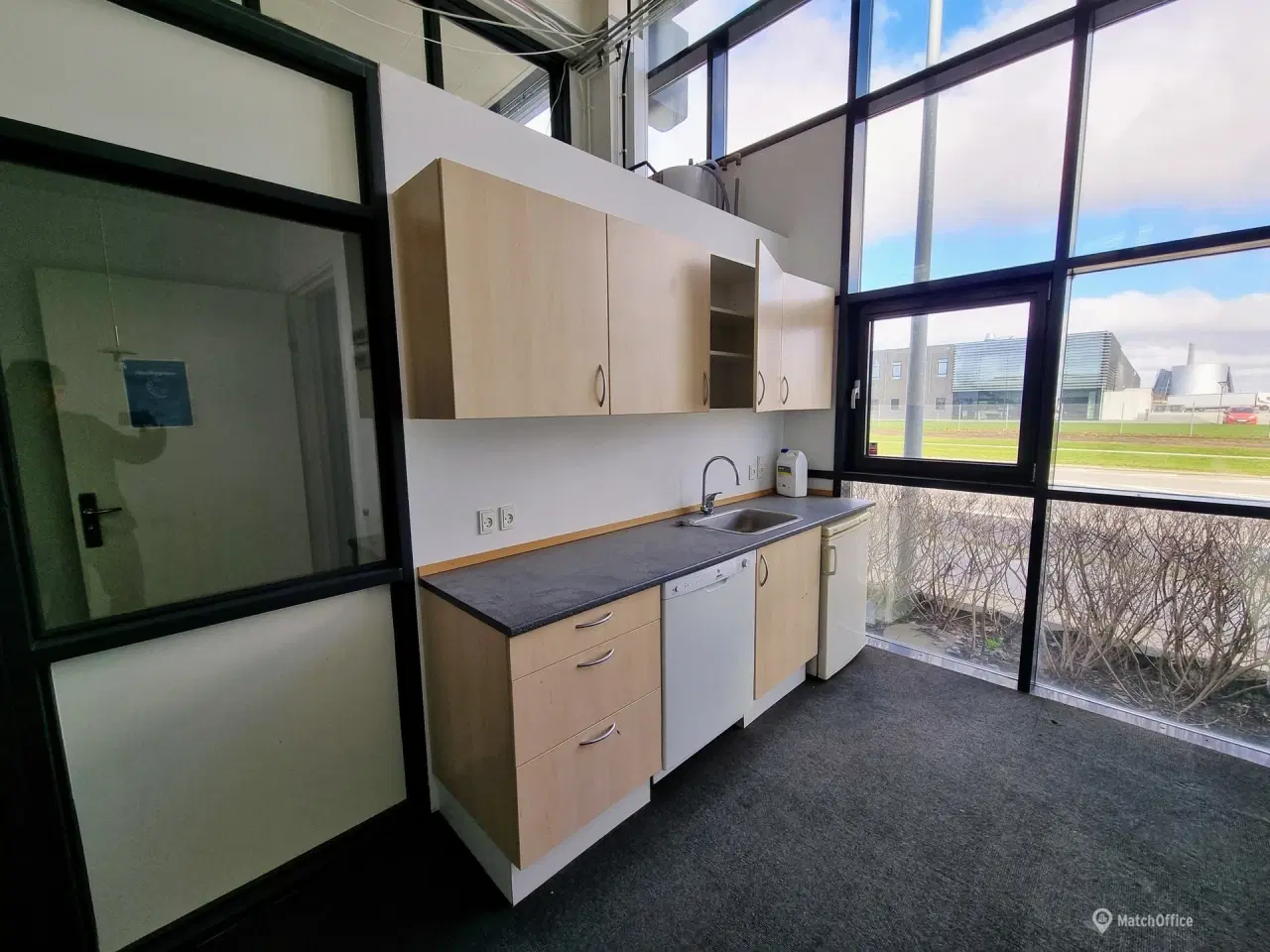 Billede 10 - Højloftet lager med kontordel - i alt 902 kvm