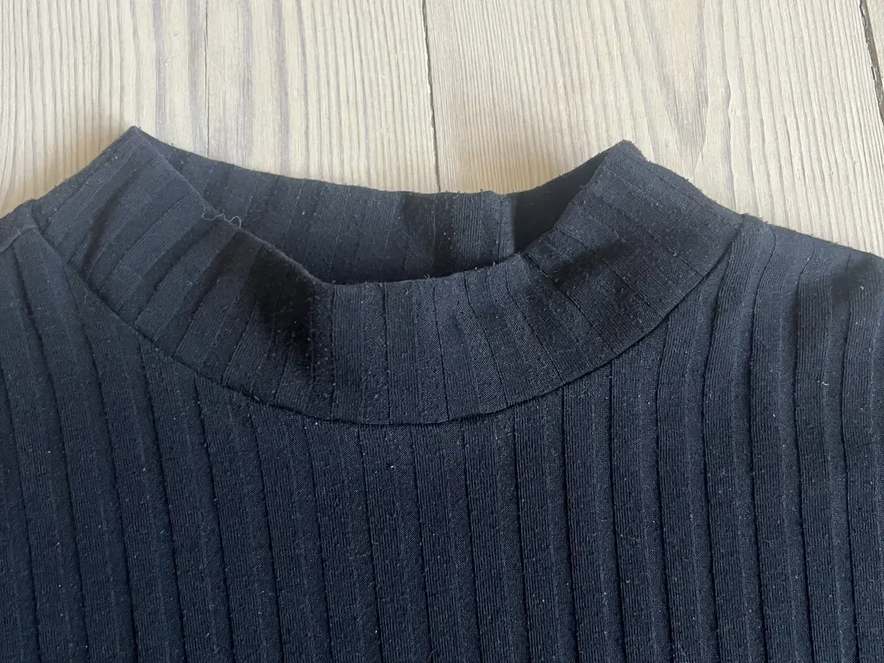 Billede 2 - Sort kjole fra Monki