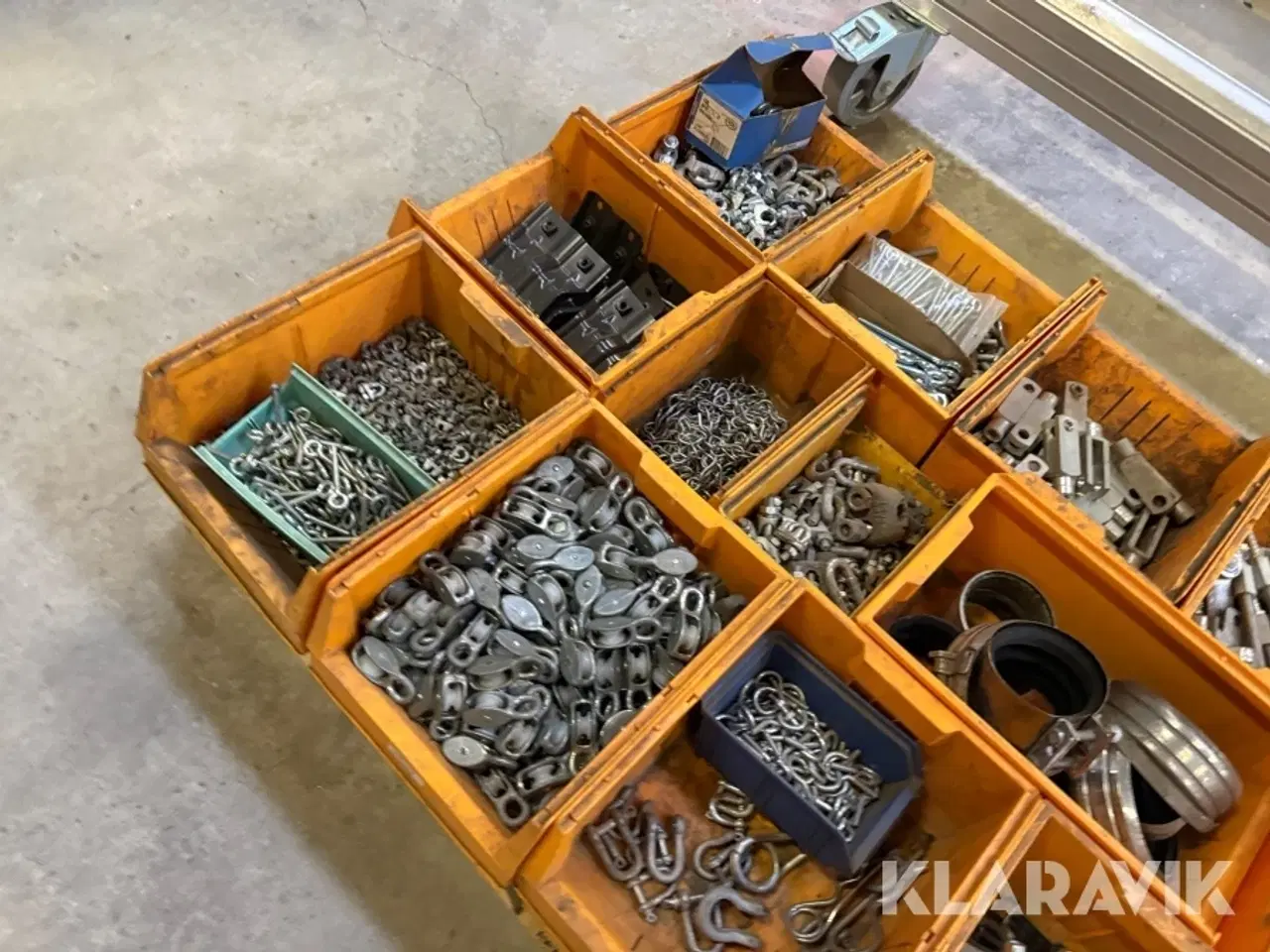 Billede 12 - Diverse grej i gule kasser