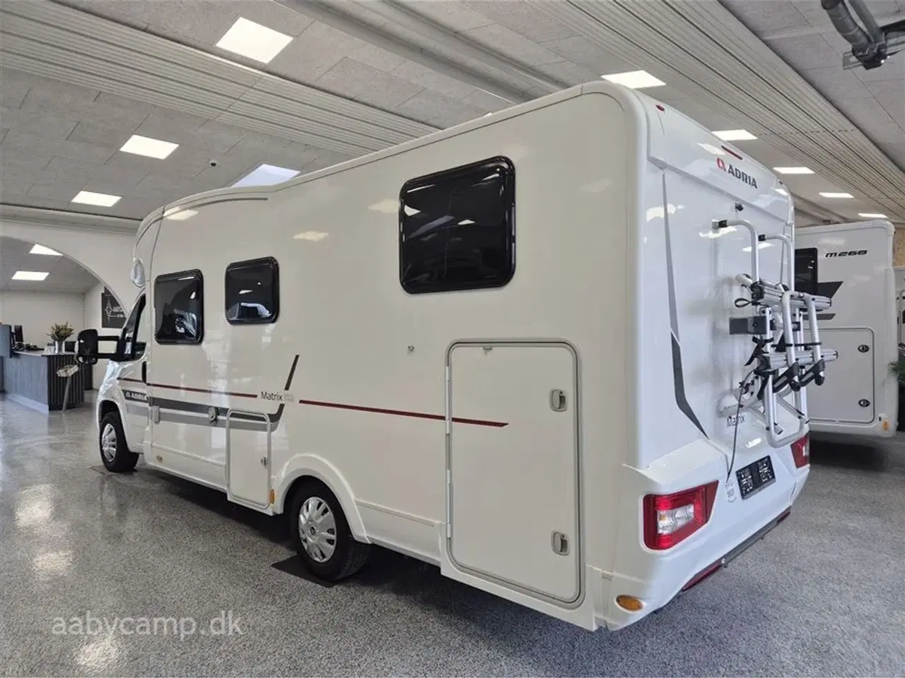 Billede 4 - 2017 - Adria Matrix Axess 670 SL   solcelle.batteri.markise.hæve/sænke cykelstativ på el.5 selepladser.helårsdæk.