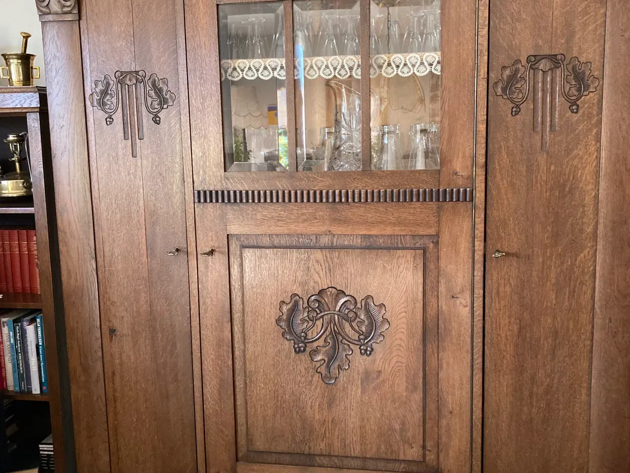 Billede 6 - Antikke stole, evt. med tilhørende vitrine