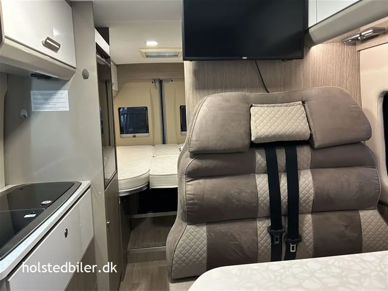 Billede 17 - 2019 - Chausson Twist V697   2 senge og udstyr