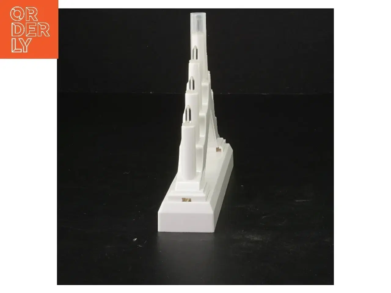 Billede 3 - Hvid LED lysestage fra Nowel (str. 13x15,5x,5 cm)