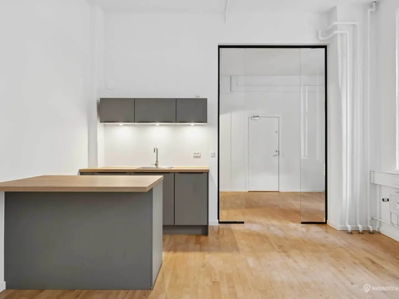 Billede 2 - Centralt beliggende kontorlejemål i det historiske Latinerkvarter