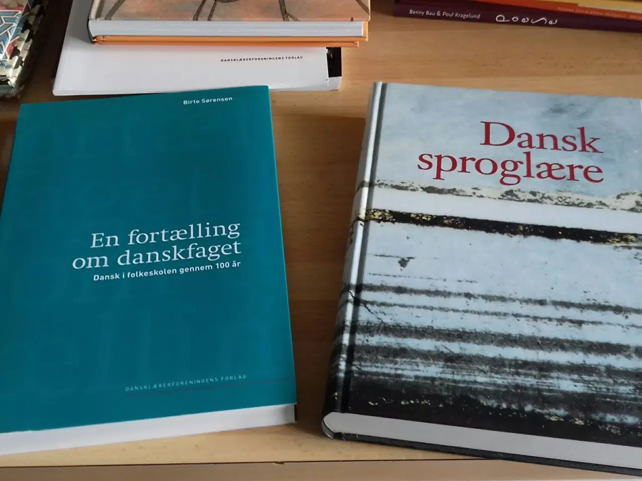 Billede 5 - Dansk bøger.