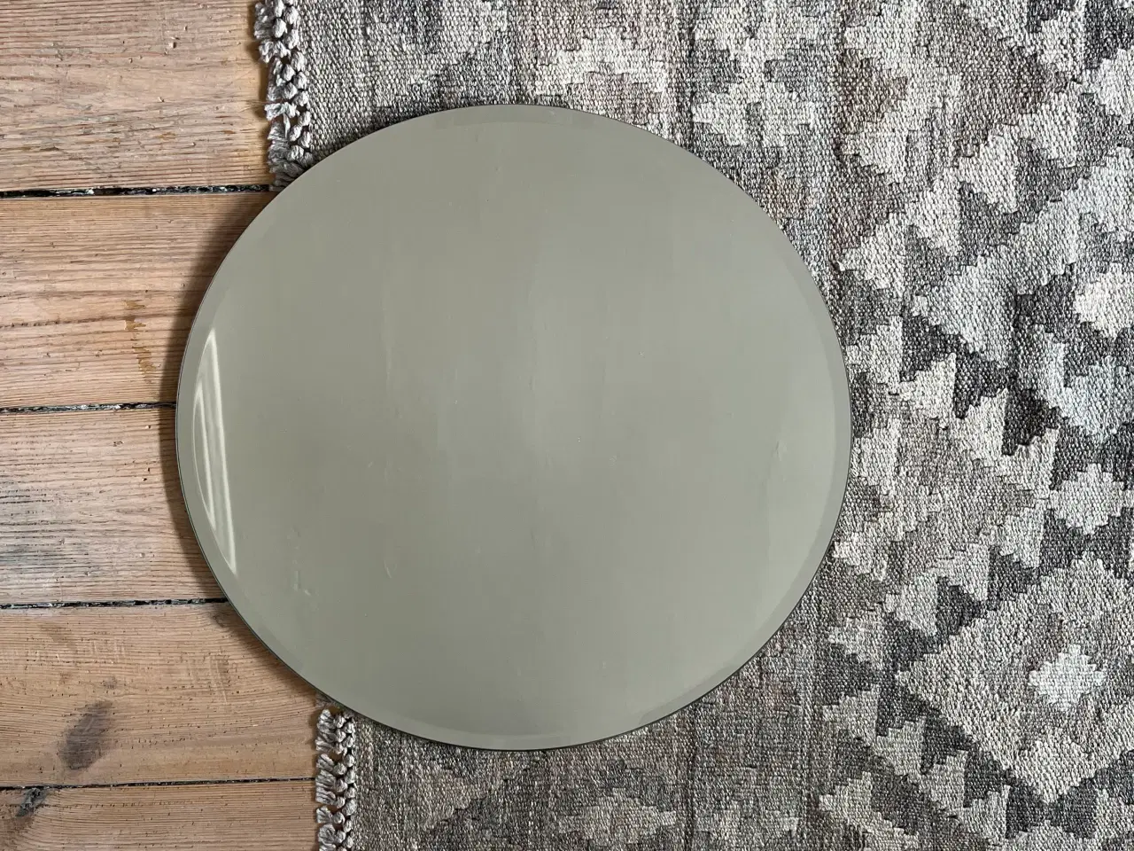 Billede 1 - Spejl med facet kant , D:45 cm